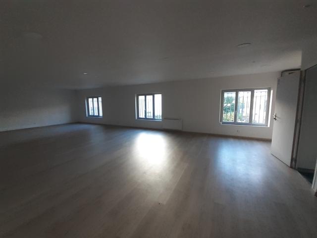 annonce location local commerce lesigny 77150