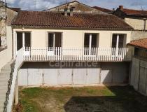 Vente immeuble St Jean D'Angely 17400 [3/678747]